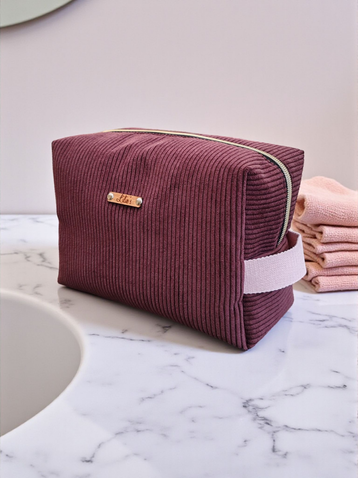 Lison - La trousse de toilette en velours côtelé prune - taille M