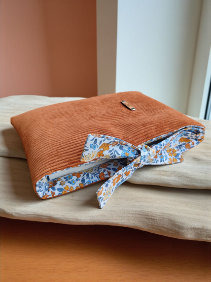 Pochette à livre velours côtelé