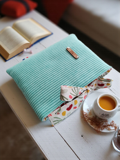 Pochette à livre velours côtelé