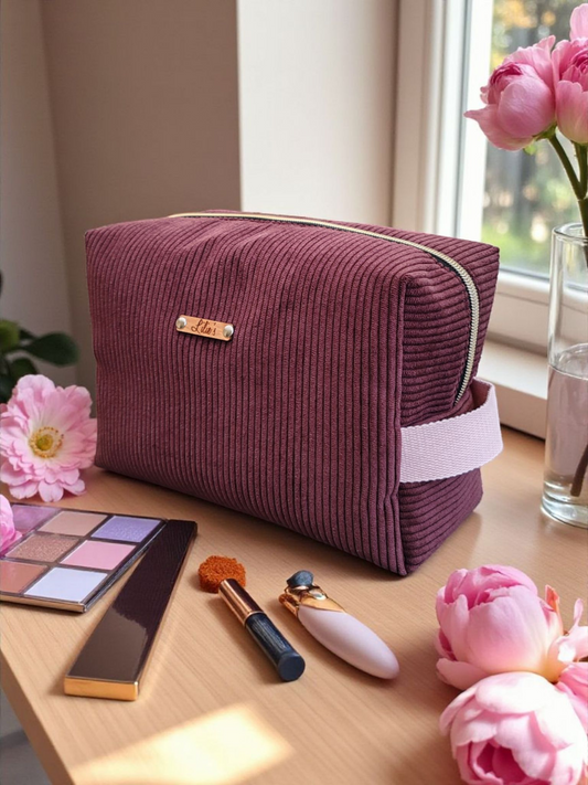 Lison - La trousse de toilette en velours côtelé prune - taille M