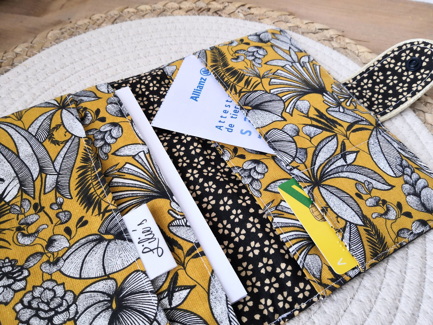 Porte ordonnances personnalisable - base suédine caramel